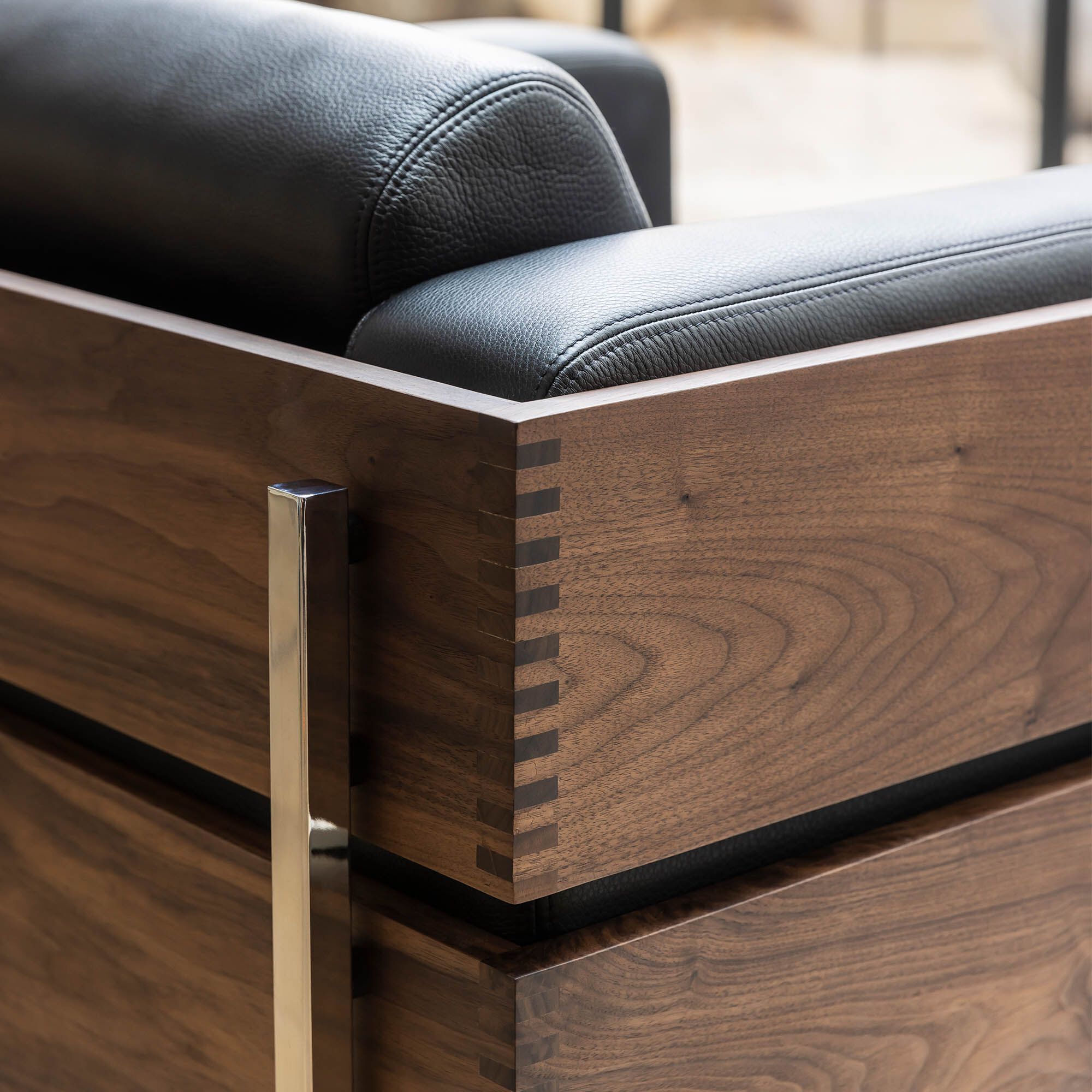 Кожаное кресло с подлокотниками Case форум ARCH-00070361 - Вид №3