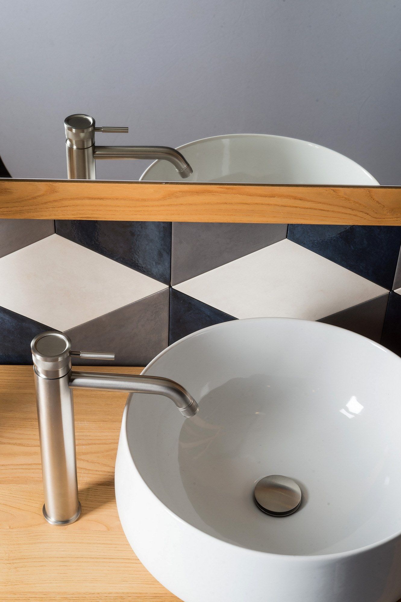 Однорычажный смеситель для раковины из нержавеющей стали с аэратором Tubico Волга ARCH-00022492 - Вид №32