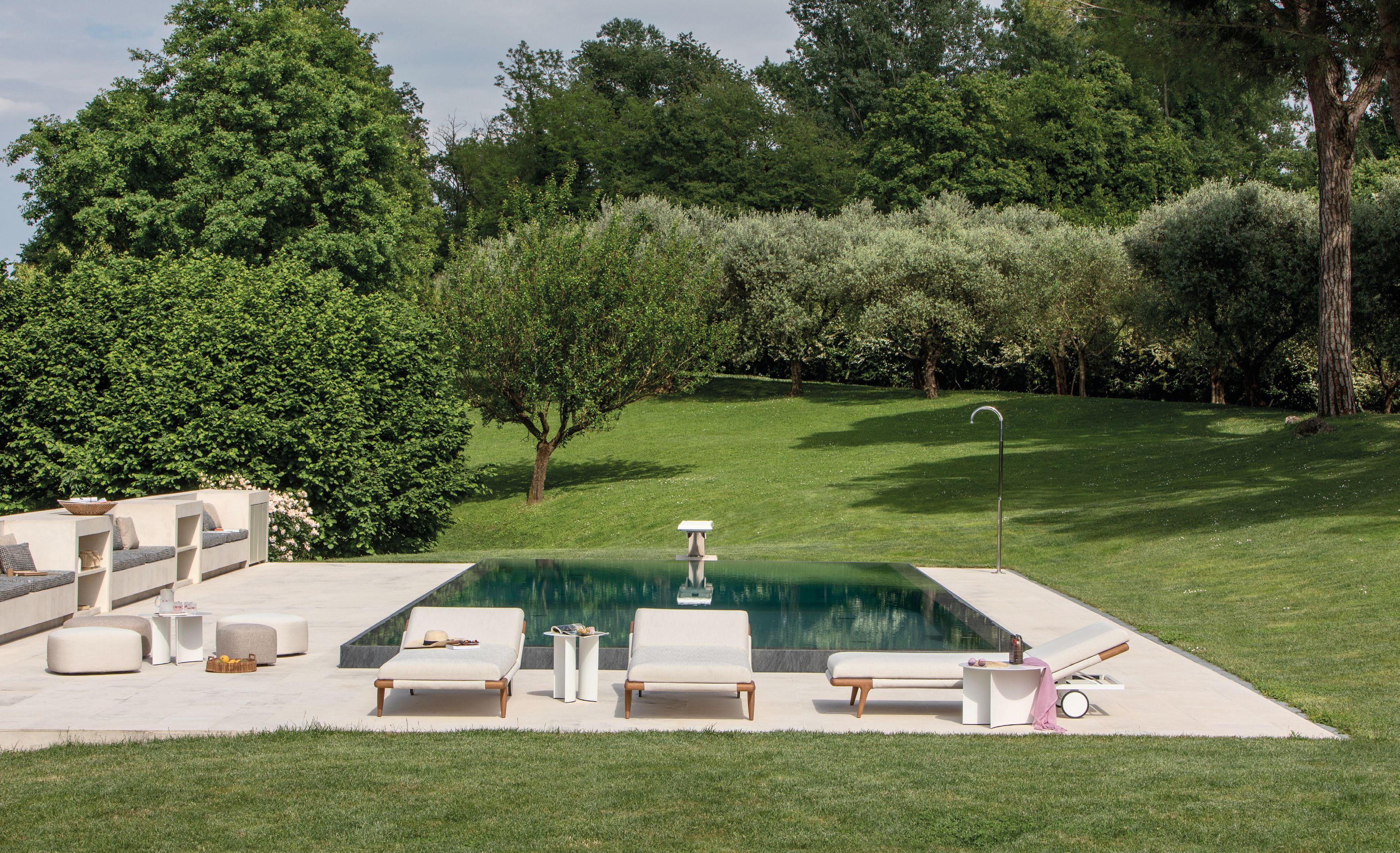 Садовая кровать с откидывающейся спинкой в ироко Flou Гауди ARCH-00148508 - Вид №1