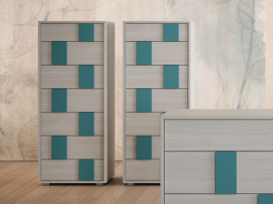 Деревянный комод