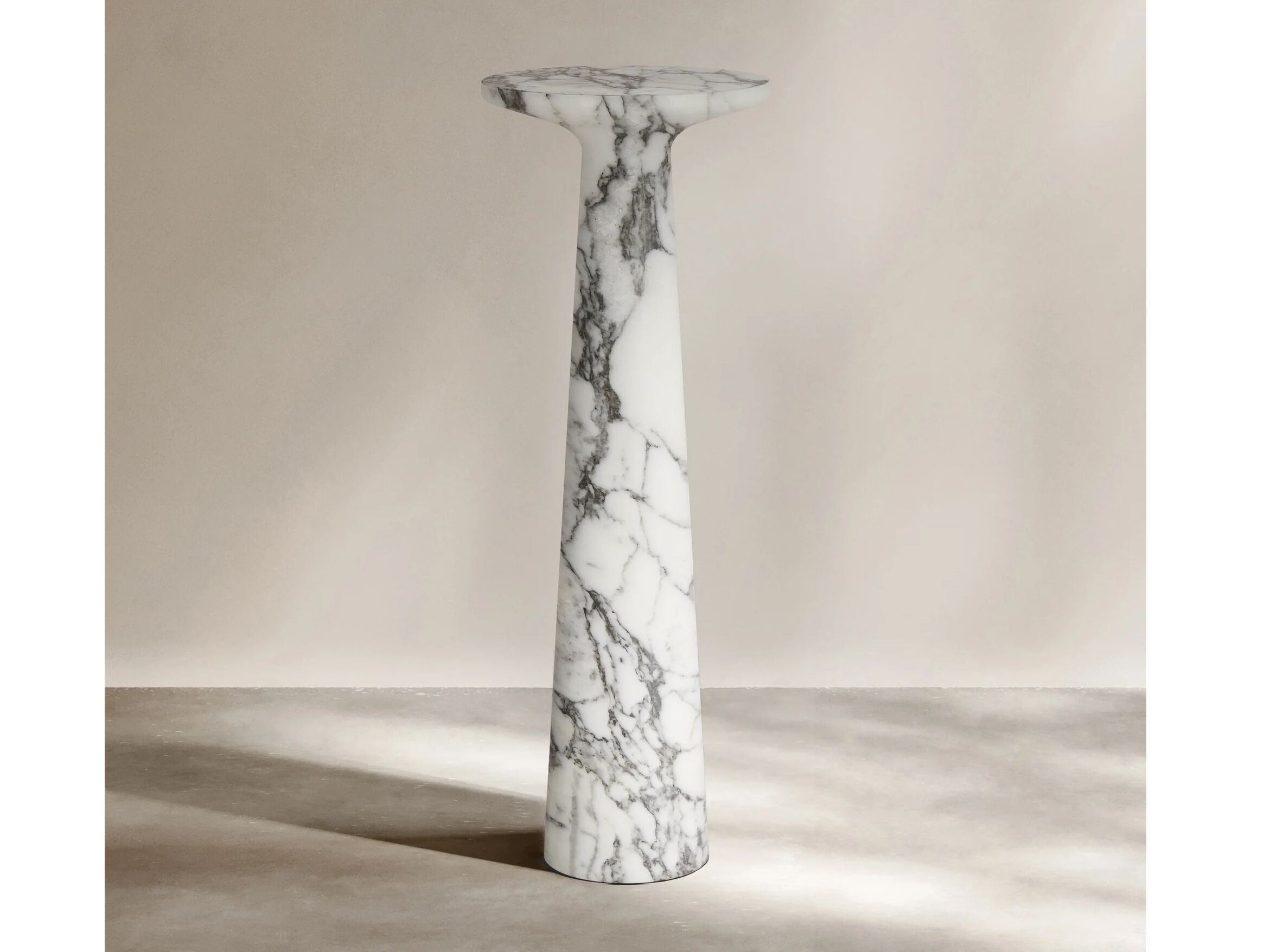 Мраморный пьедестал Paloma Editions Джуд ARCH-00070923