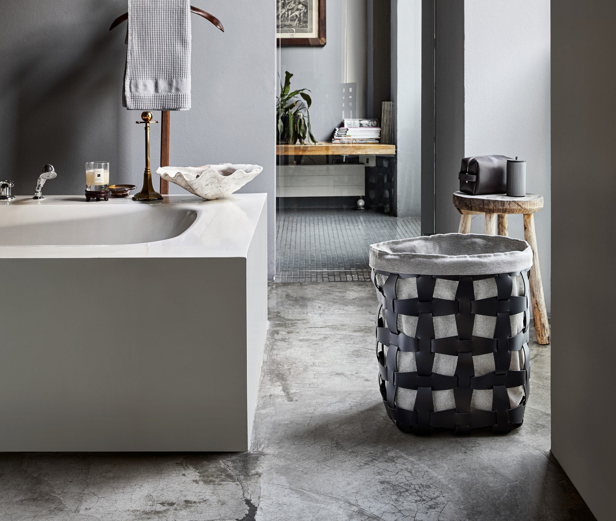 Корзина с крючком - 35X35H43,5 см / регенерированная кожа_camel Pinetti 00.0191.082.011 - Вид №6