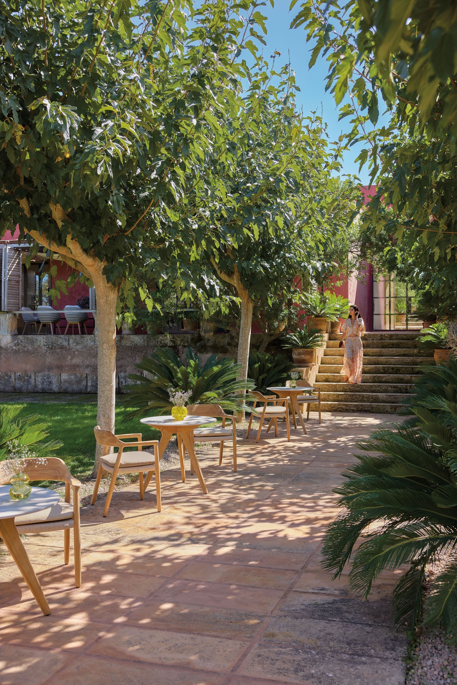 Стул для сада из тикового дерева с подлокотниками MANUTTI Yiko ARCH-00133152 - Вид №5