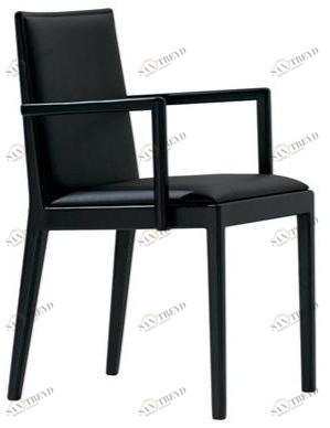 Andreu World Мягкое кожаное кресло с подлокотниками Carlotta So0992