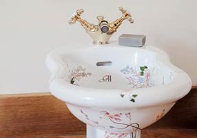 Gentry Home Таз большой белый Victorian Rose gold GH100784 - Вид №1