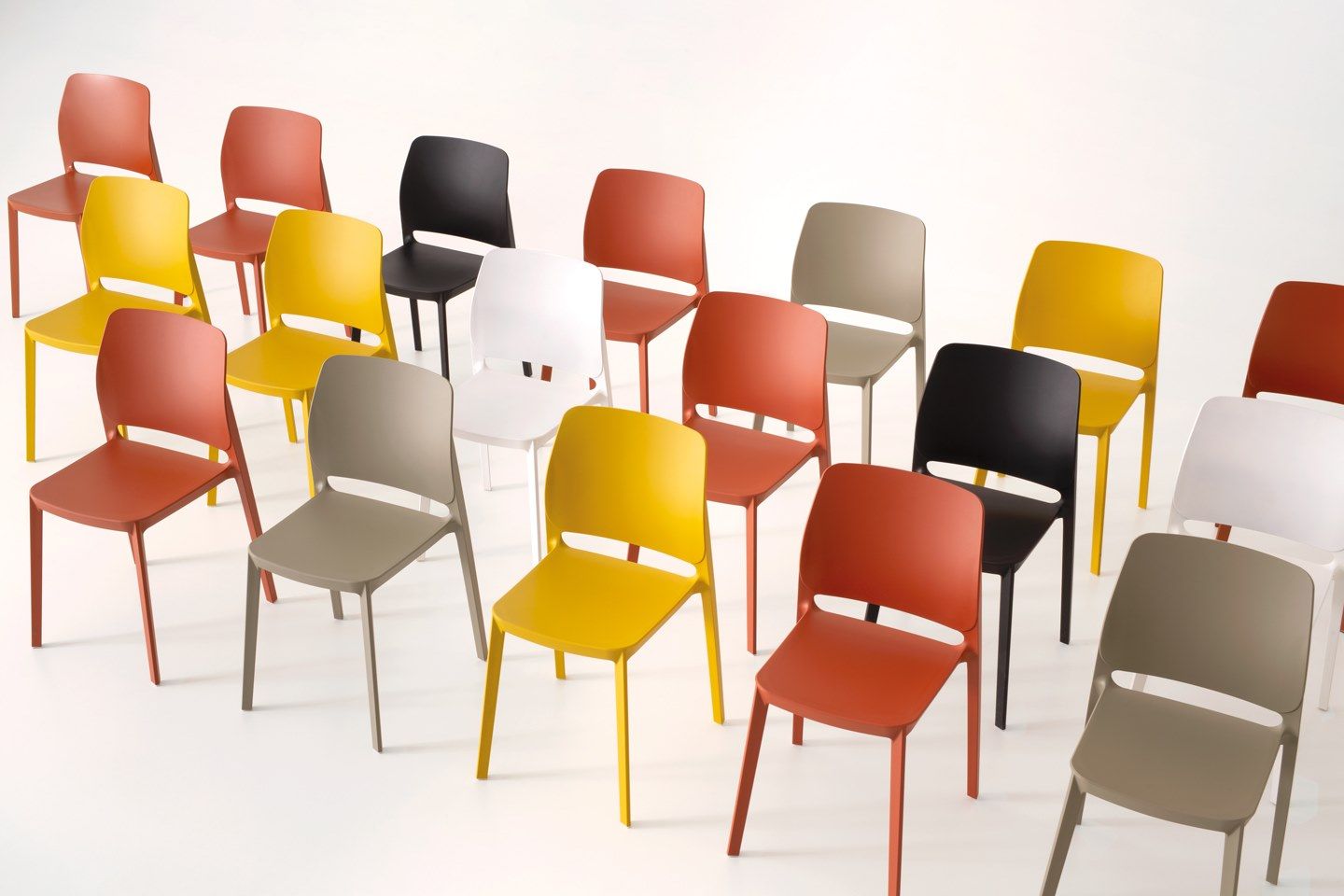 Штабелируемый садовый стул из инженерного пластика Pointhouse T!PA ARCH-00058384 - Вид №3