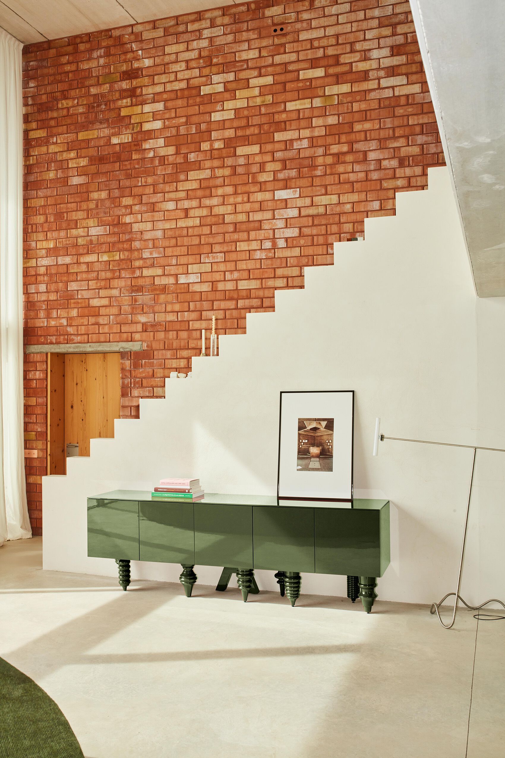 Шкаф из лакированного МДФ с распашными дверями BD Barcelona Multileg ARCH-00089777 - Вид №13