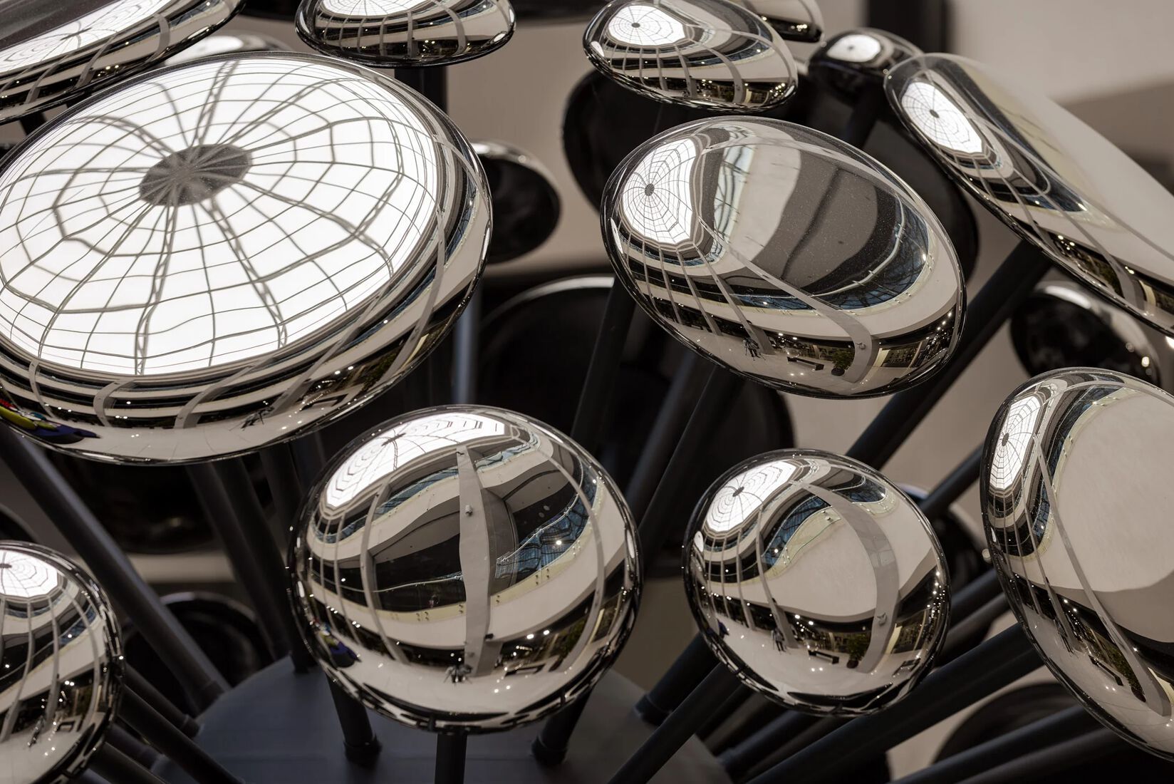 Стеклянная скульптура PlusObject SPACE EXPENSION SILVER ARCH-00136020 - Вид №2