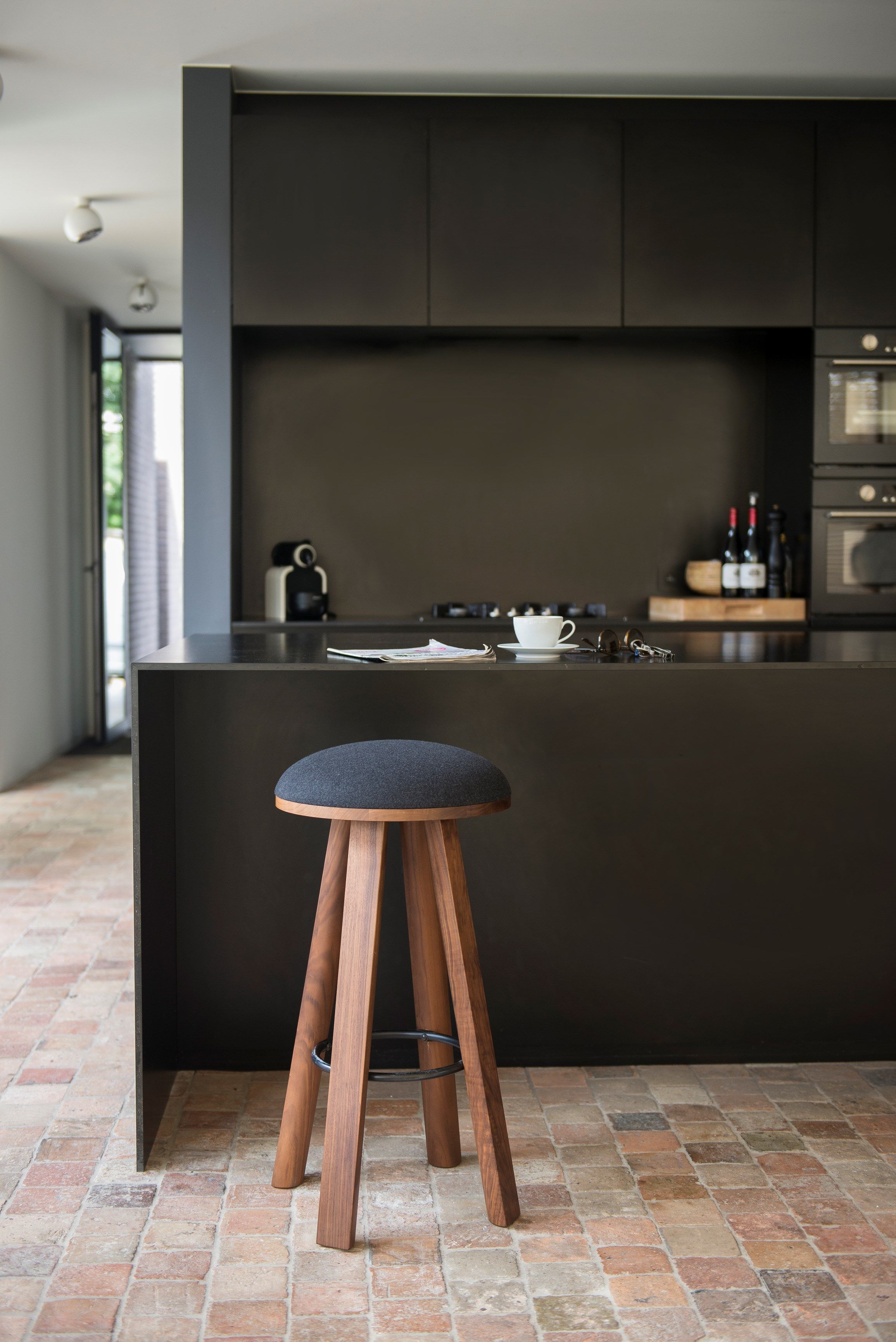 Деревянный низкий мягкий стул BuzziSpace BuzziMilk ARCH-00065698 - Вид №9