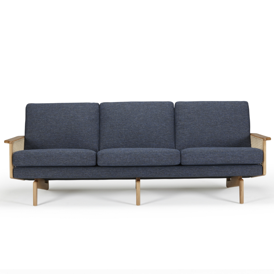 Диван трехместный Egsmark с деревянными подлокотниками, лакированный дуб, темно-голубой Kragelund 20203202246 - Вид №4