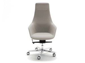 Кожаный офисный стул с высокой спинкой и 5 спицами