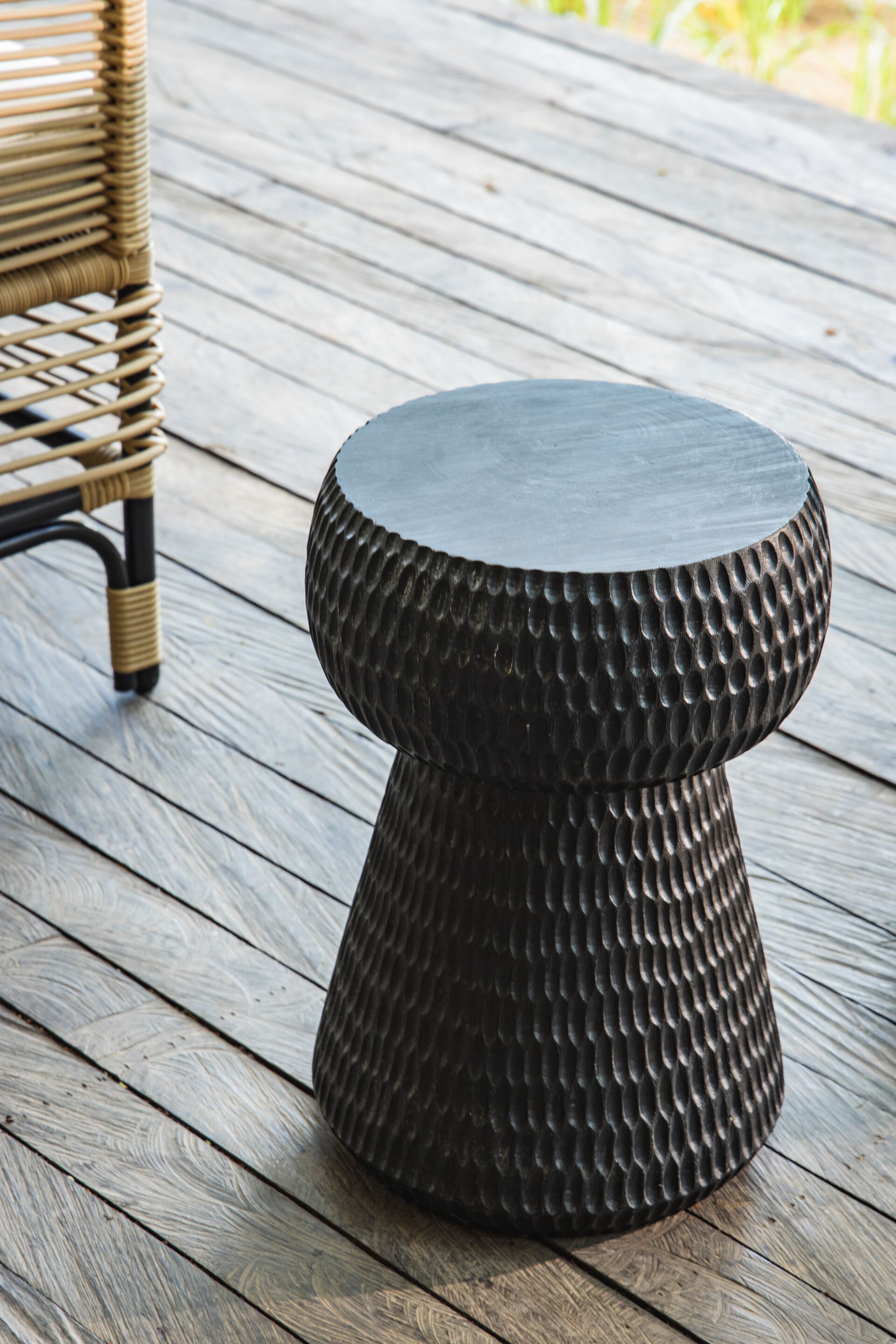 Низкий стул / круглый журнальный столик из массива дерева cbdesign деревенский стул ARCH-00059801 - Вид №2