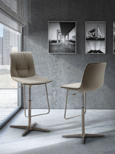 Регулируемый по высоте кожаный высокий стул