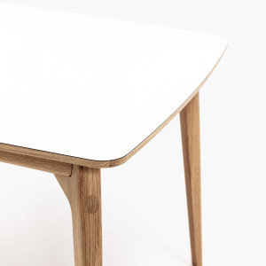 Прямоугольный выдвижной стол из дуба с ламинированной столешницей