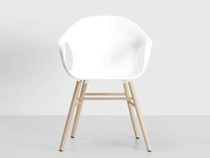 Полиуретановый стул с подлокотниками