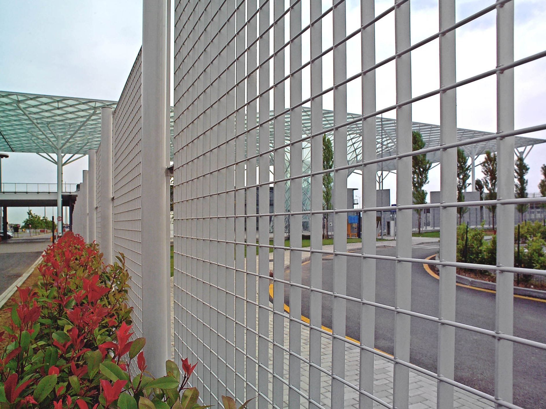 Ограждение из решетки Defim Orsogril PLEIONE® ARCH-00120339 - Вид №6