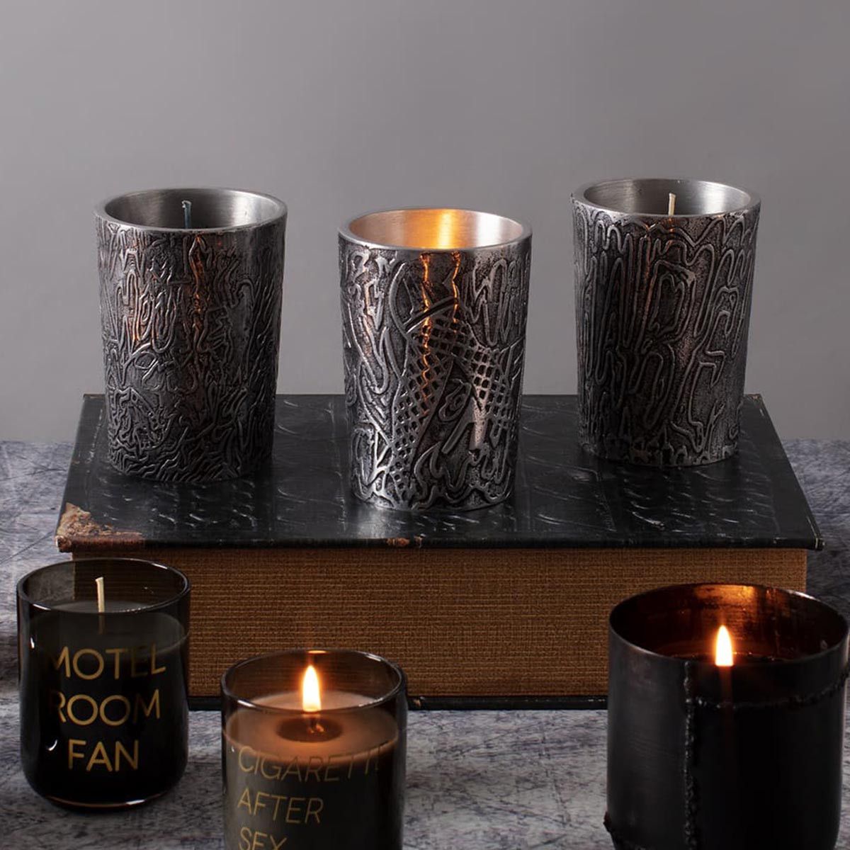 Свеча в алюминиевом подсвечнике 10,8х8 см черная Walking on fire SELETTI  00-3883352 Черный  - Вид №1