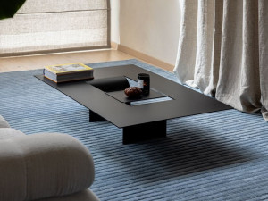 Низкий журнальный столик из листового металла