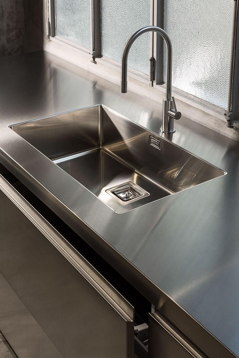 TM Italia Cucine Линейная кухня с духовкой колонкой и островом D90 sun-id-1492765 - Вид №4