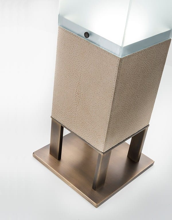 Кожаная светодиодная настольная лампа OAK Милан ARCH-00028993 - Вид №2