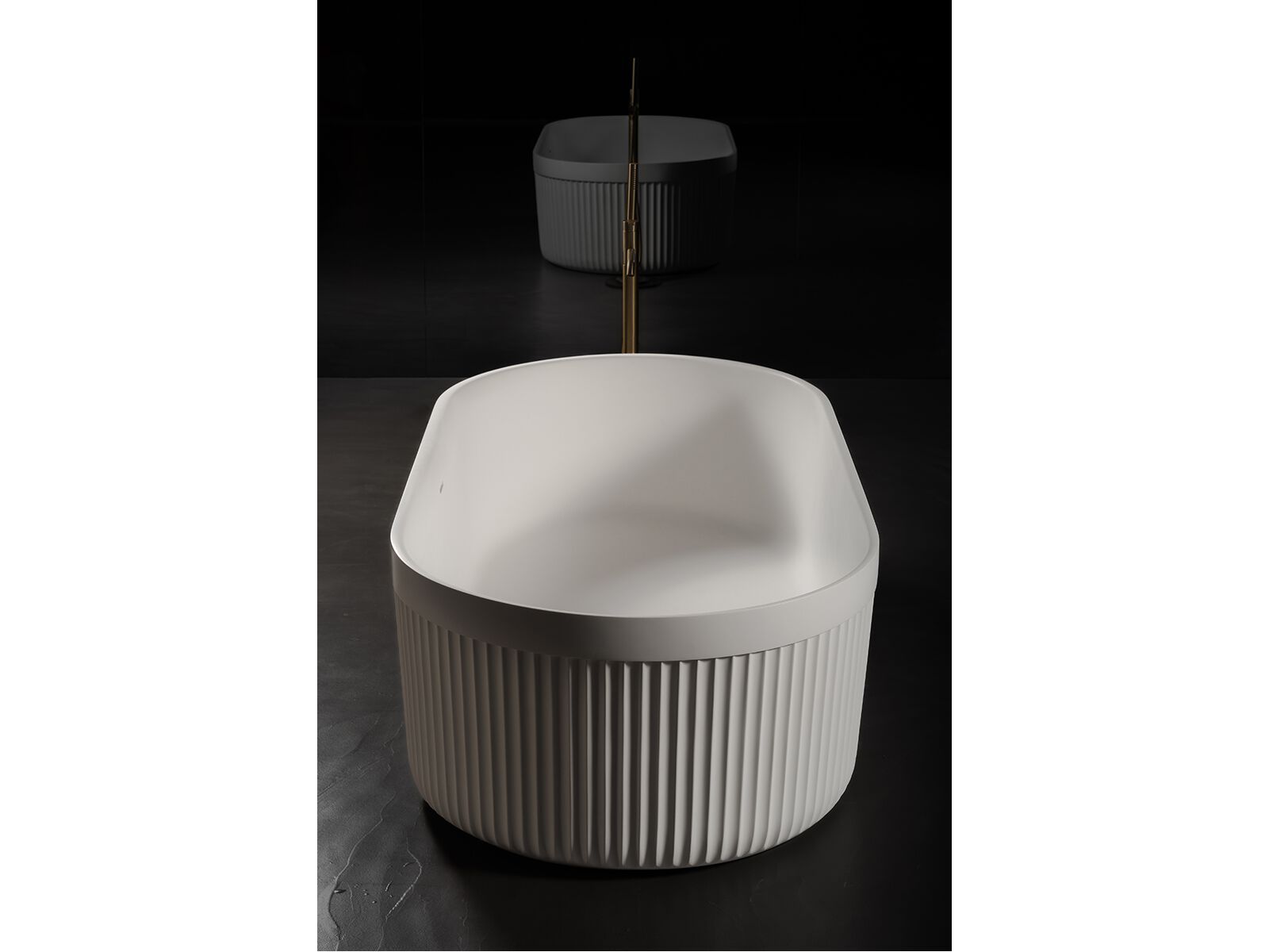 Овальная ванна в центре комнаты Inbani Heritage ARCH-00014557 - Вид №5