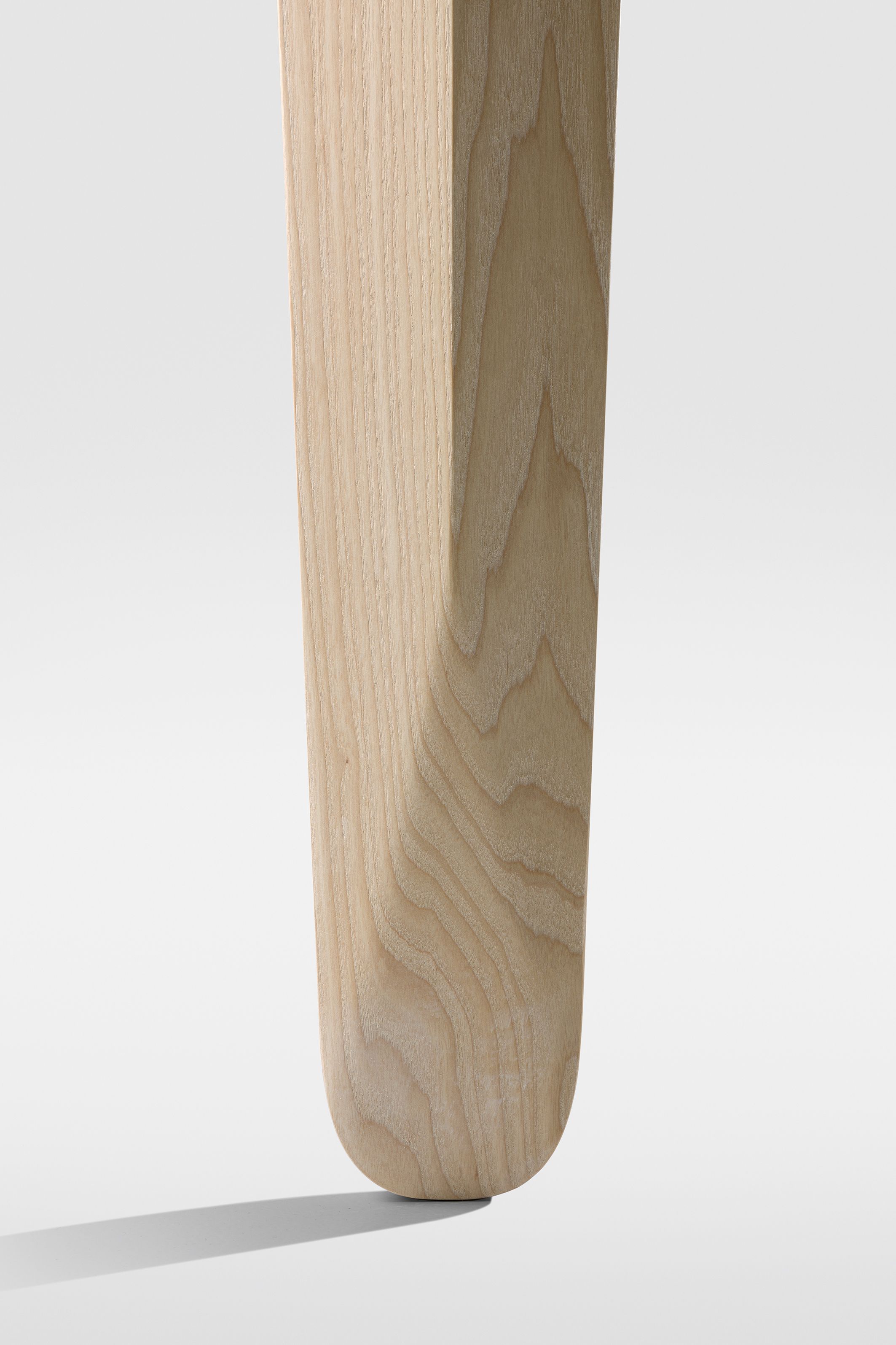 Прямоугольный обеденный стол из массива дерева ZEITRAUM Kuyu ARCH-00003047