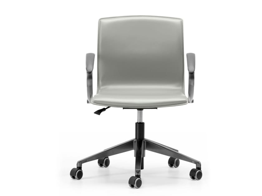 Кожаное офисное кресло с колесами и подлокотниками с 5 спицами TALIN Webtop ARCH-00030434