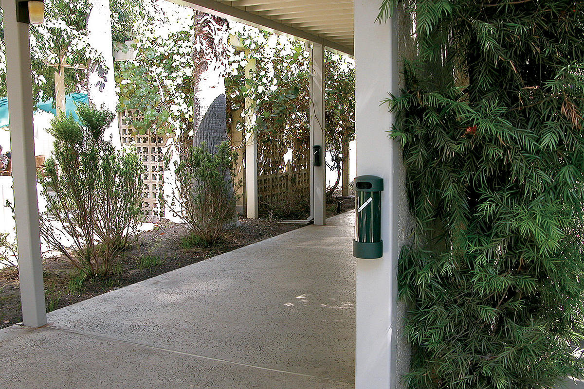 FSRT209 Приемник для золы Buttler  Forms-surfaces  - Вид №2