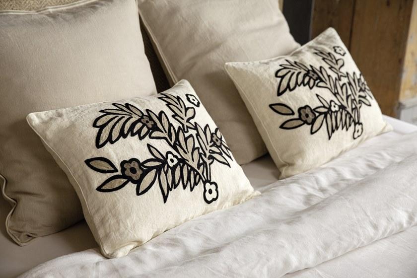 Élitis Подушка, вышитая из льна с цветочными мотивами sun-id-1384544 - Вид №2